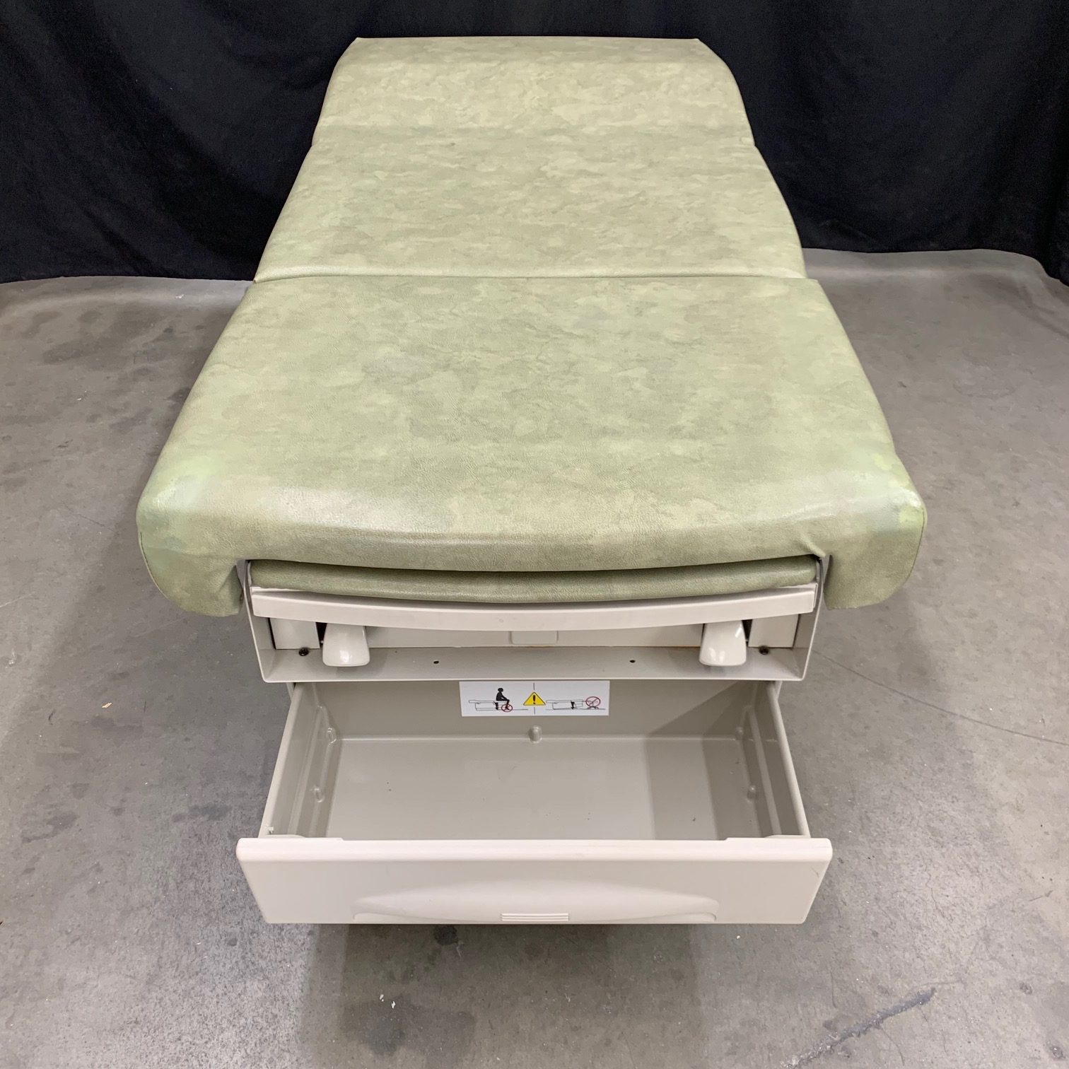 Ritter/Midmark 222 Power Exam Table Mag Medical Equipment